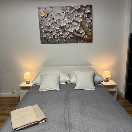 Coser Apartamenty Metro Onz Warsaw Ngoại thất bức ảnh